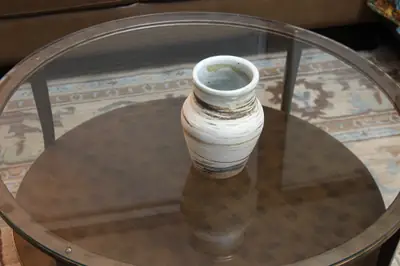 Marbled jar. Small jar with a swirled, marbled surface.