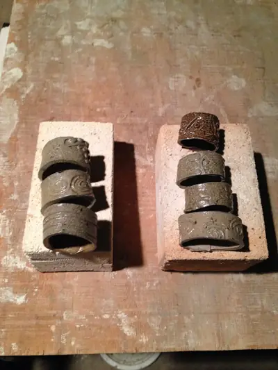 Draw rings. Test rings pulled during the firing to check the soda.